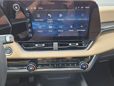 Used 2025 Chevrolet Equinox ACTIV w/ Safety and Technology Package image 16