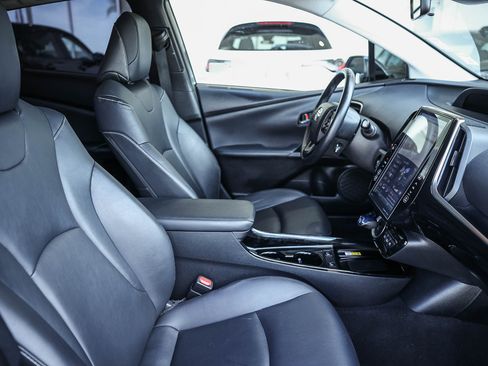 Used 2021 Toyota Prius Prime XLE image 22