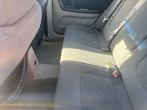 Used 2005 Kia Spectra5 image 5