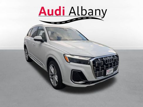 Certified 2025 Audi Q7 3.0T Premium Plus AWD/4WD image 8