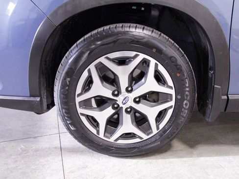 Used 2023 Subaru Forester Premium image 12