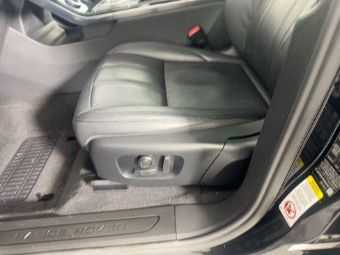 Used 2023 Land Rover Range Rover Evoque S image 13