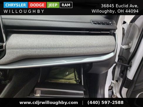 Used 2024 Jeep Compass Latitude AWD/4WD image 34
