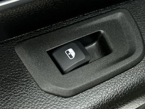 Used 2025 RAM 1500 Big Horn AWD/4WD image 31