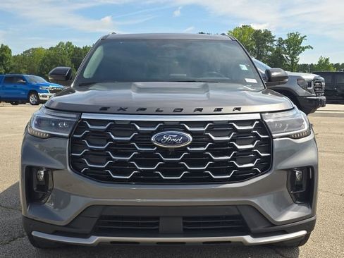 Used 2025 Ford Explorer Platinum w/ Ultimate Package RWD image 8