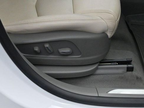 Used 2017 Cadillac XT5 Luxury w/ Driver Awareness Package FWD image 36