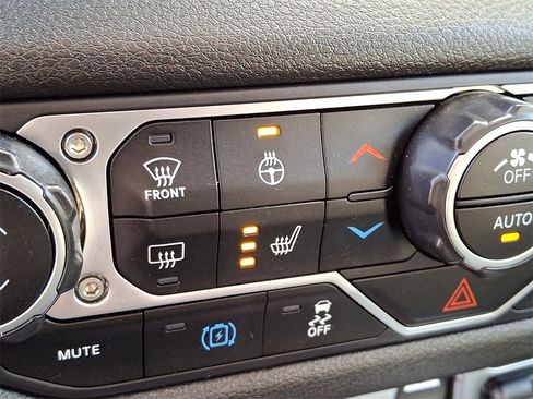 Used 2024 Jeep Wrangler Unlimited w/ Convenience Group image 19