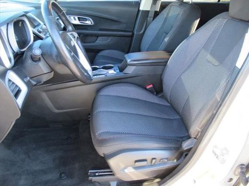 Used 2015 Chevrolet Equinox LT w/ Driver Convenience Package image 16