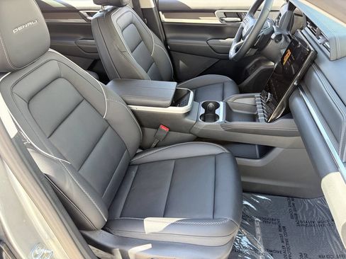 Used 2026 GMC Terrain Denali AWD/4WD image 10
