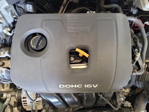 Used 2017 Hyundai Elantra SE FWD image 30