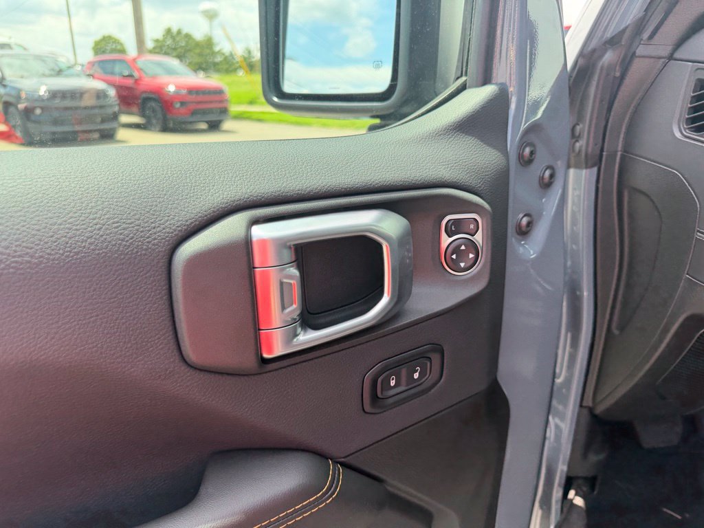 New 2026 Jeep Wrangler Unlimited Sahara AWD/4WD image 15