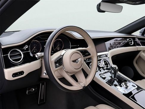 Used 2022 Bentley Continental GT image 19