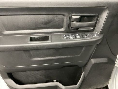Used 2024 RAM 2500 Tradesman w/ Chrome Appearance Group AWD/4WD image 11