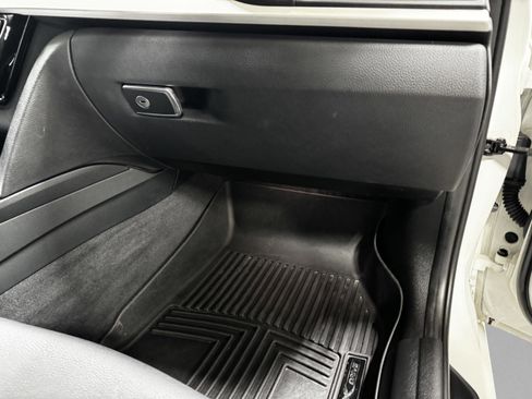 Used 2017 BMW 320i Sedan image 22