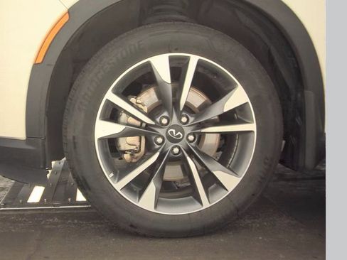 Used 2023 INFINITI QX60 Luxe w/ Vision Package image 7