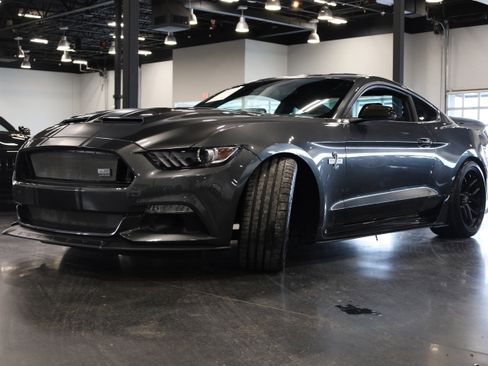 Used 2017 Ford Mustang GT Premium w/ Equipment Group 401A image 3