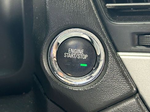 Used 2020 Chevrolet Suburban LT RWD image 33