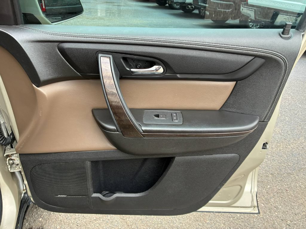 Used 2015 GMC Acadia SLT w/ Open Road Package FWD image 17