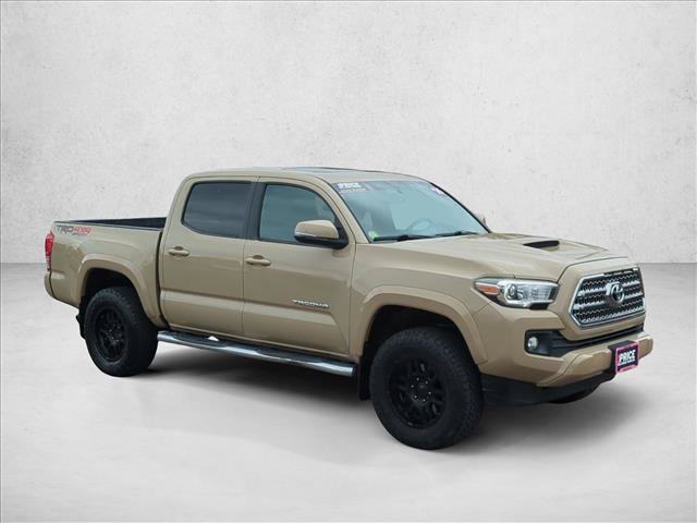 Used 2016 Toyota Tacoma TRD Sport AWD/4WD image 3