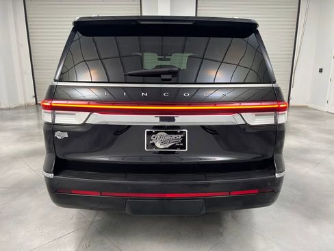 Used 2024 Lincoln Navigator Reserve AWD/4WD image 6