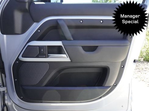 Used 2024 Land Rover Defender 110 SE AWD/4WD image 21