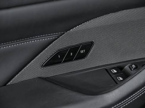 Used 2021 BMW M4 Competition w/ Executive Package image 19