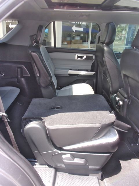 Used 2021 Ford Explorer XLT w/ Equipment Group 202A AWD/4WD image 34
