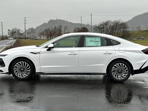 Used 2025 Hyundai Sonata SEL image 6