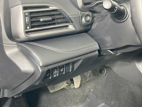 Used 2023 Subaru Outback Limited AWD/4WD image 10