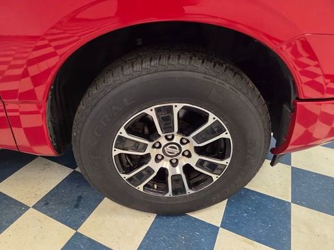 Used 2022 Nissan Titan SV RWD image 10