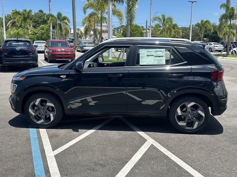 New 2025 Hyundai Venue SEL image 9