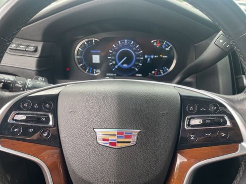 Used 2018 Cadillac Escalade Premium Luxury RWD image 27