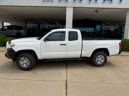 Used 2022 Toyota Tacoma SR RWD image 9