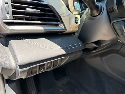 Used 2021 Subaru Outback Limited XT AWD/4WD image 12