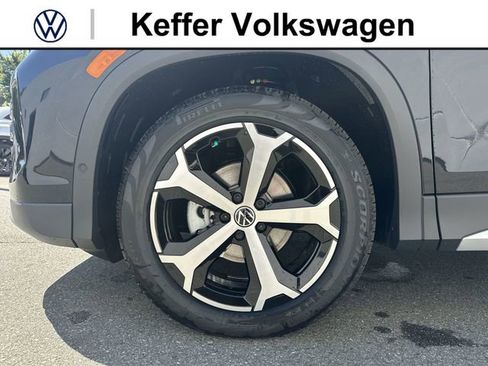New 2026 Volkswagen Tiguan SE FWD image 11