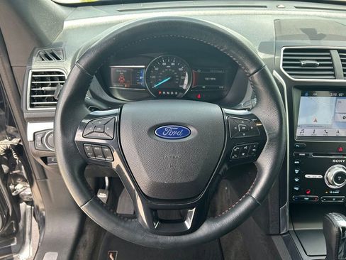 Used 2018 Ford Explorer Sport AWD/4WD image 12