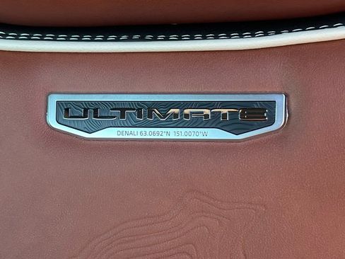 Used 2023 GMC Yukon Denali Ultimate AWD/4WD image 15