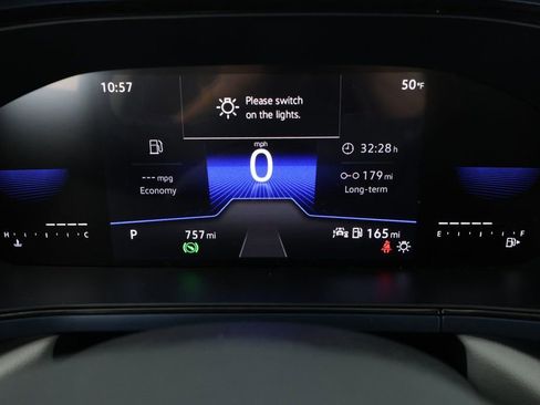 Used 2022 Volkswagen Taos SE w/ Panoramic Sunroof Package image 13