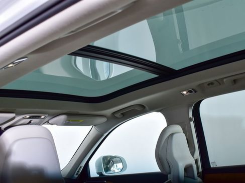 Used 2021 Volvo XC90 T6 Momentum image 22