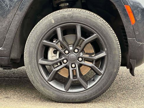 Used 2023 Jeep Grand Cherokee 30th Anniversary image 7