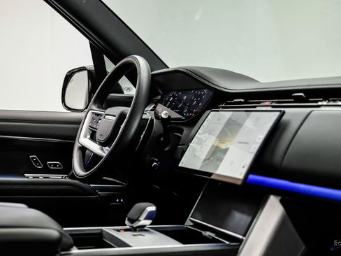 Used 2024 Land Rover Range Rover SE image 44