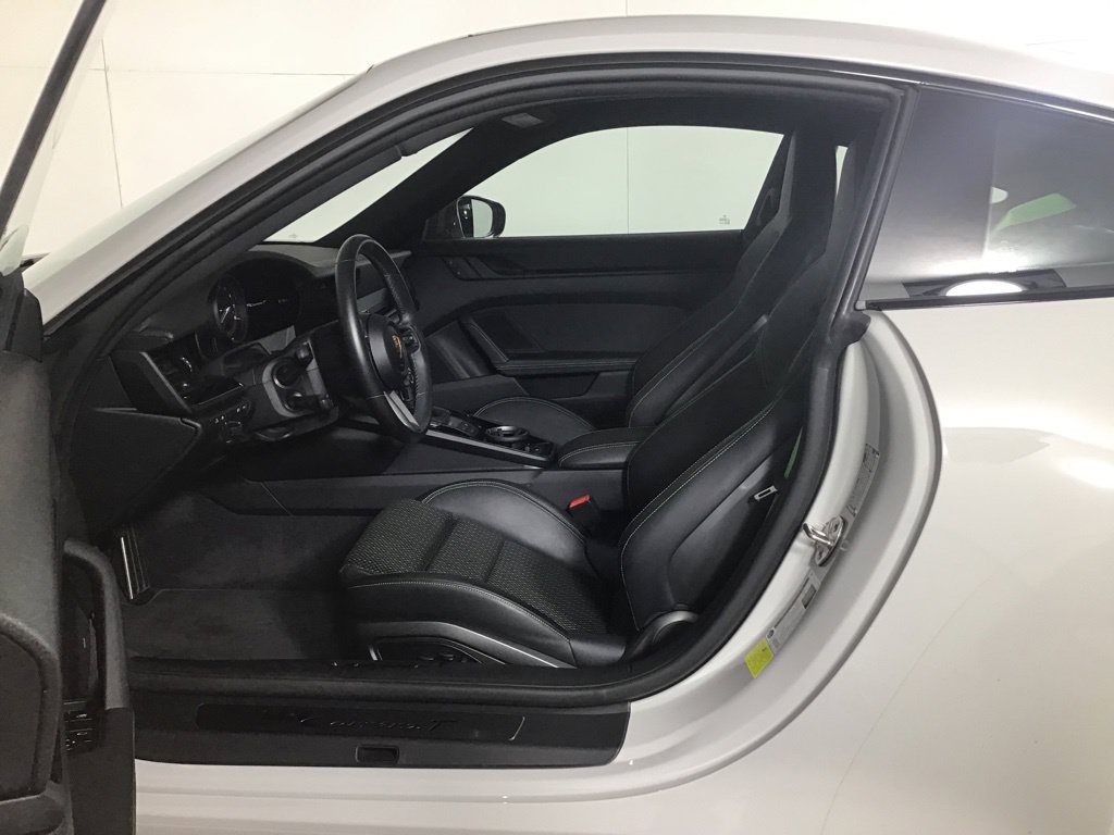 Certified 2024 Porsche 911 Carrera T RWD image 5