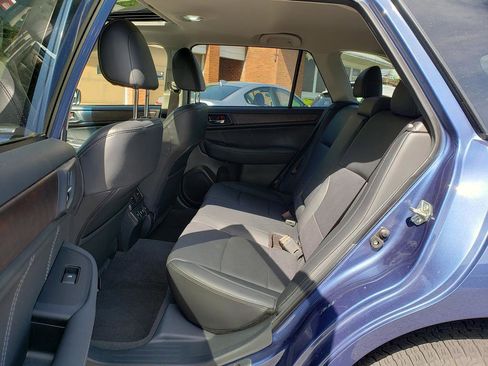Used 2019 Subaru Outback 3.6R Limited w/ Popular Package #2 AWD/4WD image 5
