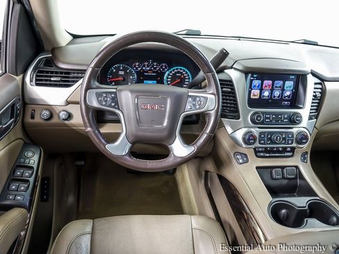 Used 2017 GMC Yukon SLT w/ Premium Edition image 14