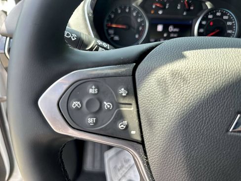 Used 2023 Chevrolet Traverse RS AWD/4WD image 16