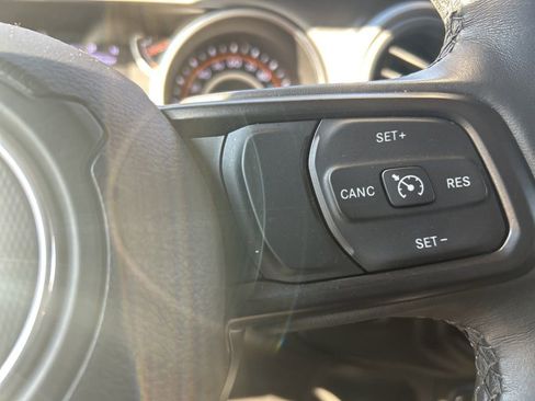 Used 2022 Jeep Wrangler Unlimited Sport image 17