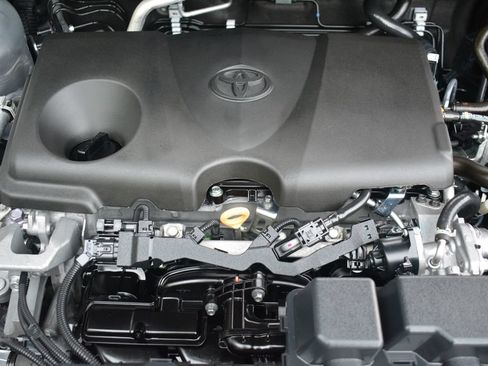 Used 2025 Toyota RAV4 XLE FWD image 23