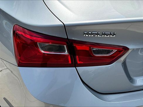 Used 2016 Chevrolet Malibu LT FWD image 23