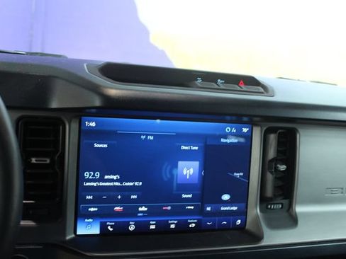 Used 2023 Ford Bronco Outer Banks AWD/4WD image 19