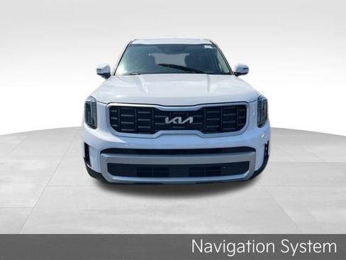 Used 2025 Kia Telluride S FWD image 3